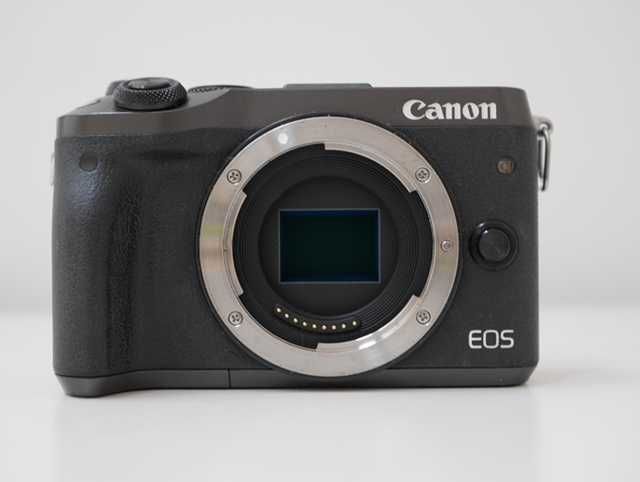 Camara Canon Eos M6 + Lente EF-M 15–45mm
