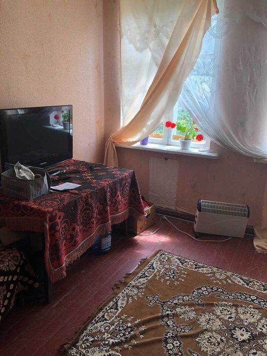 Дешево продам 2 комн. квартиру в п. Эсхар (за 6000 у.е.)