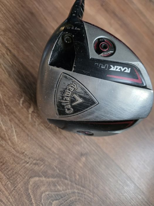 Kij do golfa Callaway RAZR Fit driver