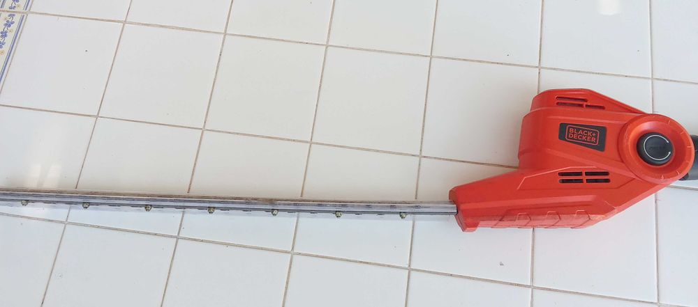Corta sebes extencível . Black & Decker