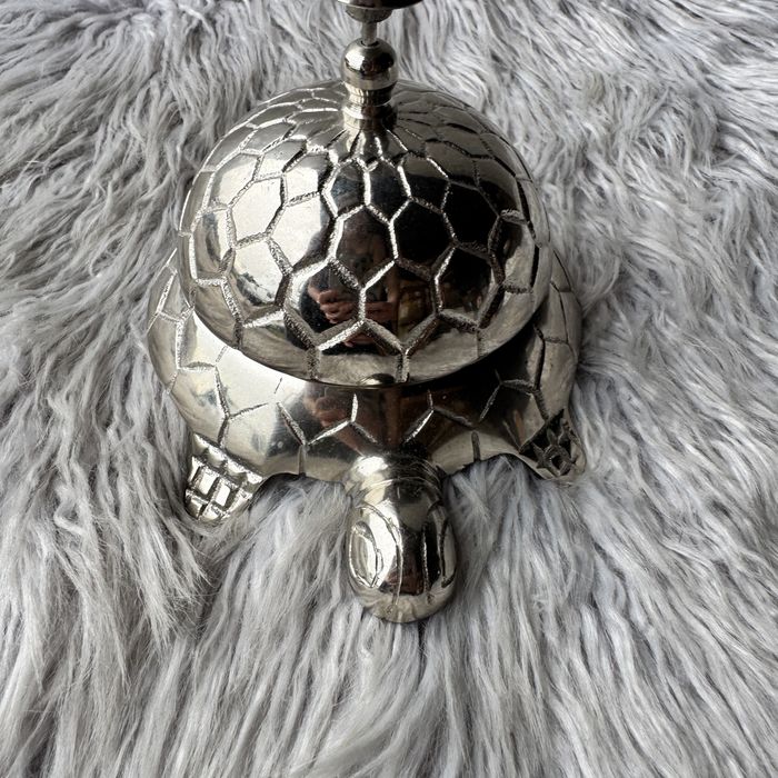 Aluminiowy żółw dzwonek