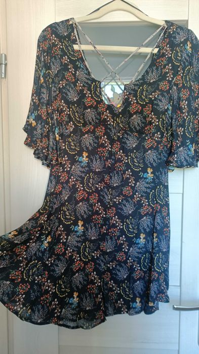 Zwiewne spodnium / kombinezon PULL&BEAR rozm. S, kwiecisty wzór, NOWE