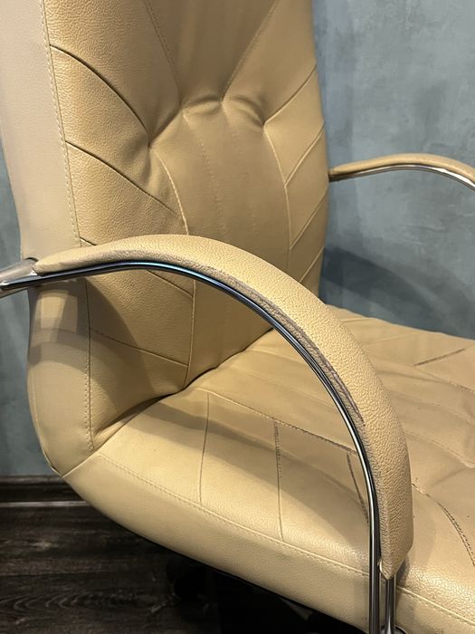 Компʼютерне крісло