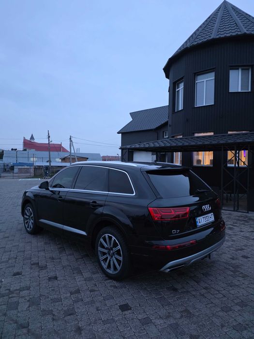 AUDI Q7 2018 року