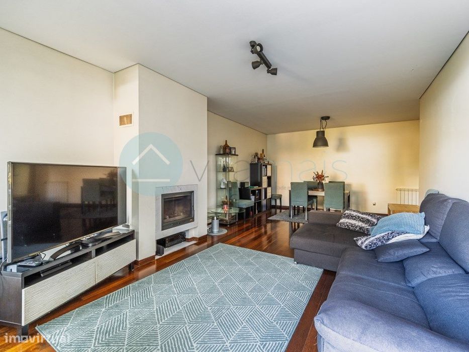 Apartamento T2 Porto com varanda, 2 lugares de garagem e arrumos | ...