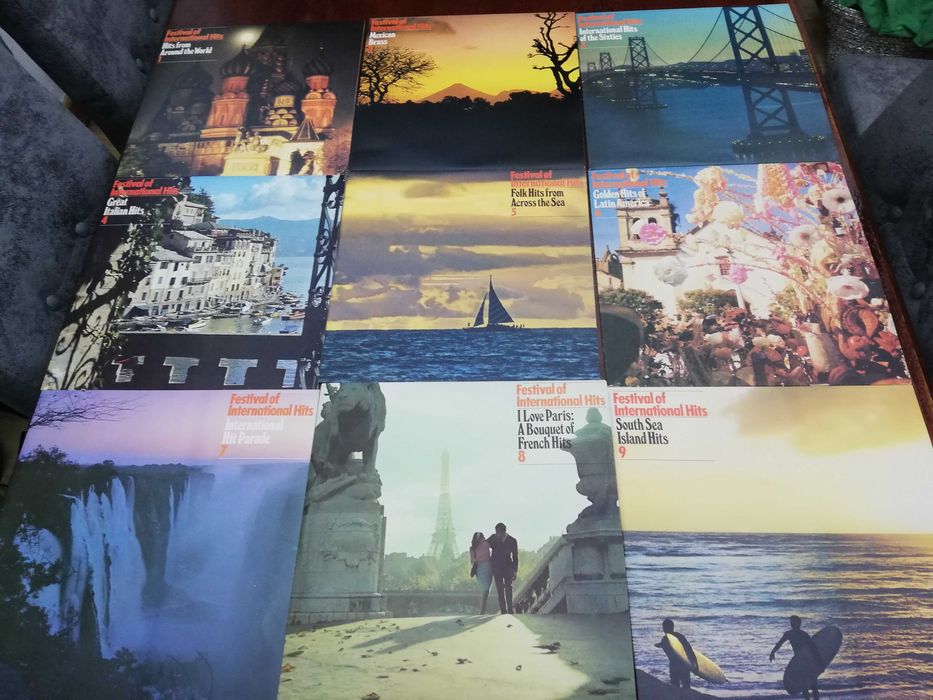 Vendo caixa com discos vinil coleção Festival of International Hits