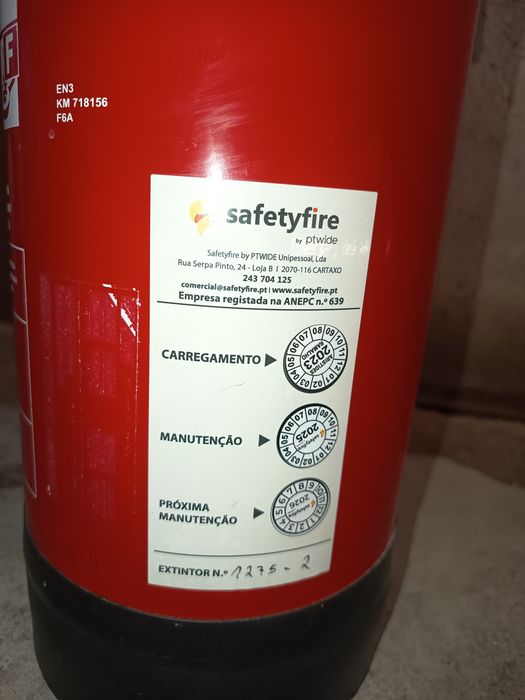 Extintores (ABF e B)