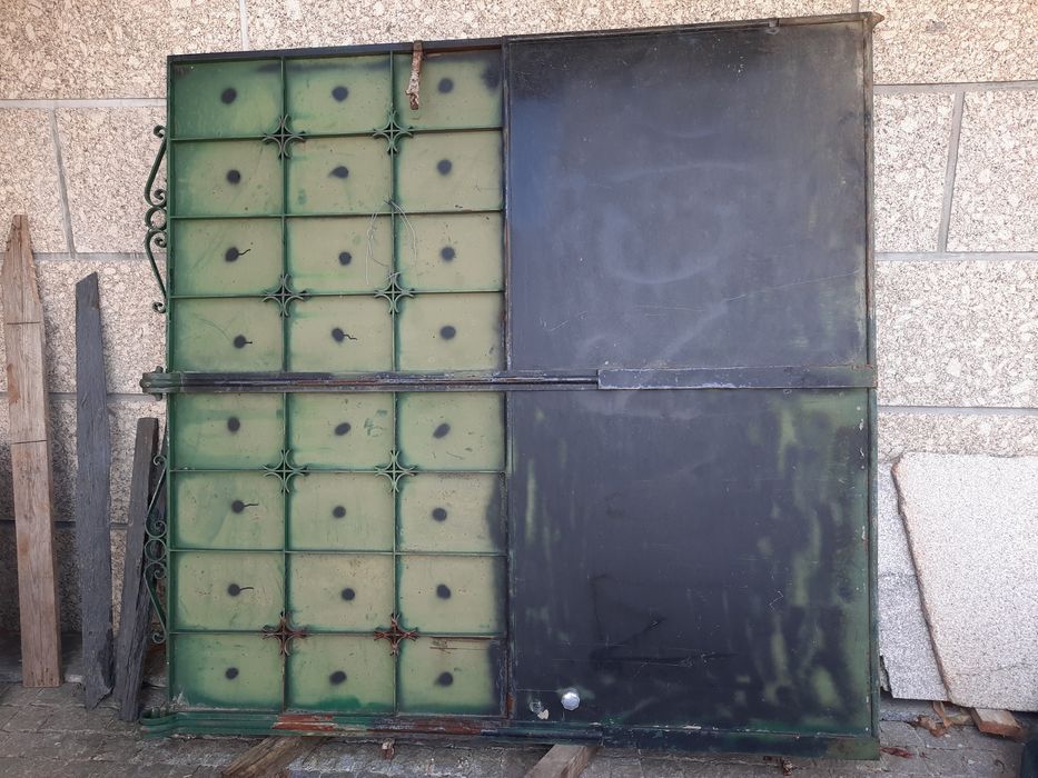 Portões e portas em ferro