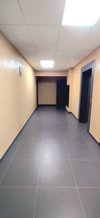 2-кімнатна квартира 77,5 кв.м. з АОГВ. 709$/кв.м. Будинок зданий та заселений.