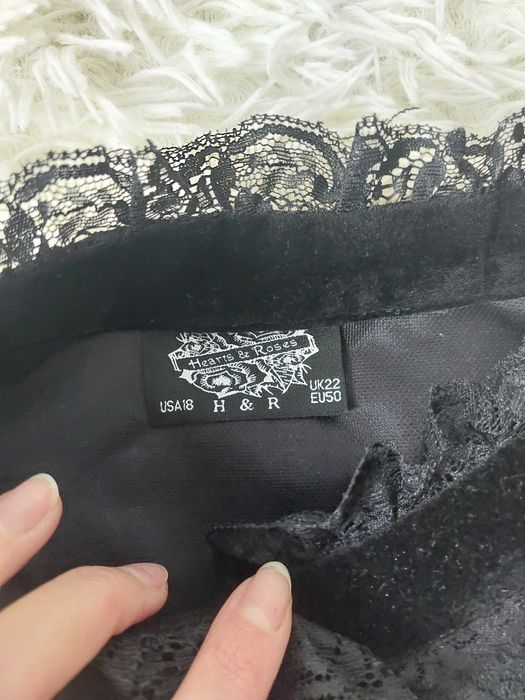 rozkloszowana gotycka sukienka hearts and roses goth h&r