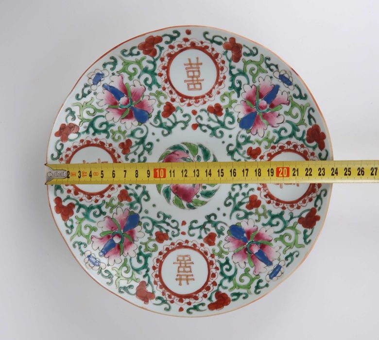Prato em porcelana da China do Séc. XIX, família rosa