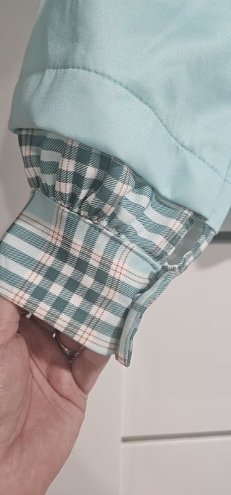 Miętowa bluza z kołnierzykiem
