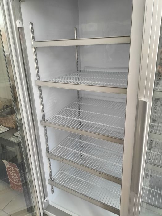 Vitrine de refrigeração vertical