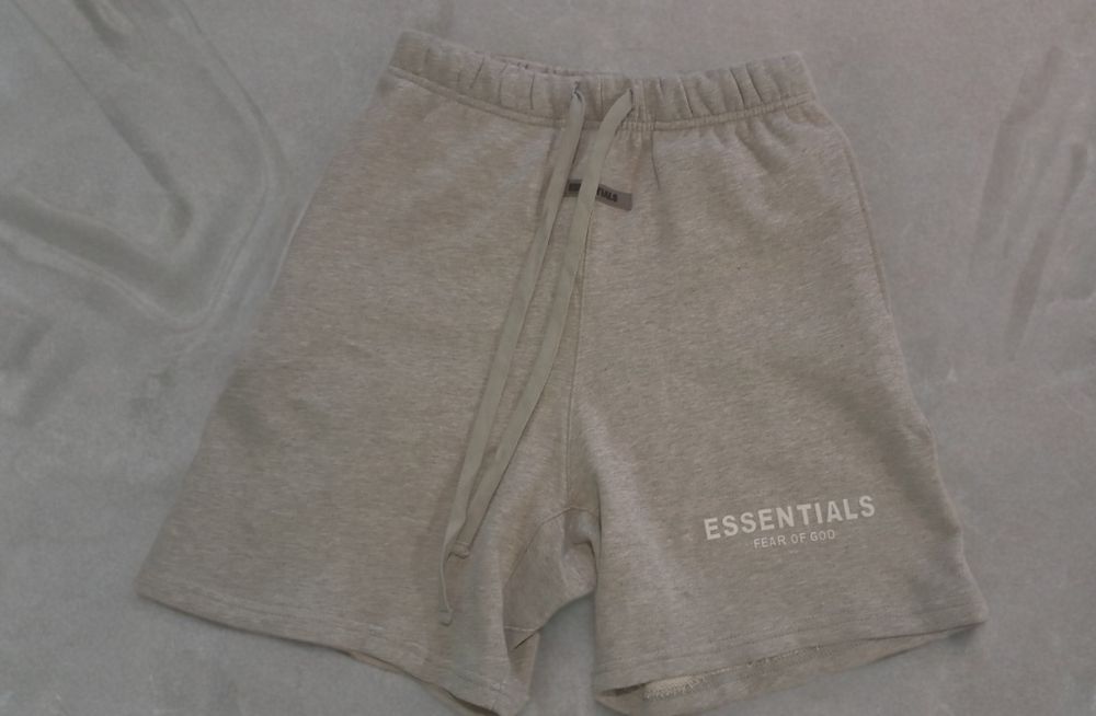 Шорти Essentials