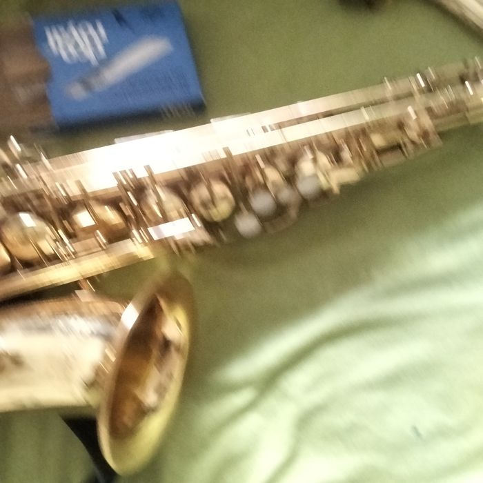 Vendo saxofone negociável