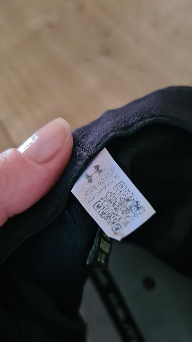 Czapka z daszkiem bejsbolówka Under Armour. Czarna. L / XL