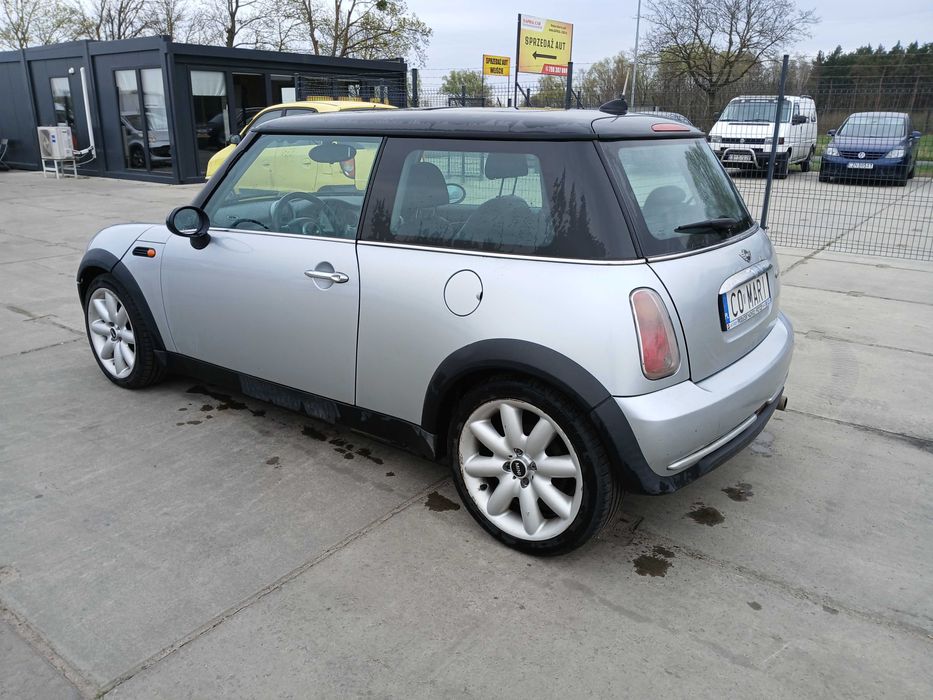 Mini Cooper 1,6 benzyna