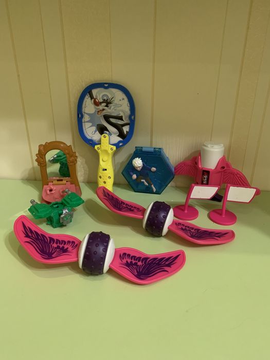 іграшки з мультфільміф МакДональдс