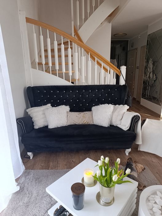 Nowoczesna sofa z krysztalami