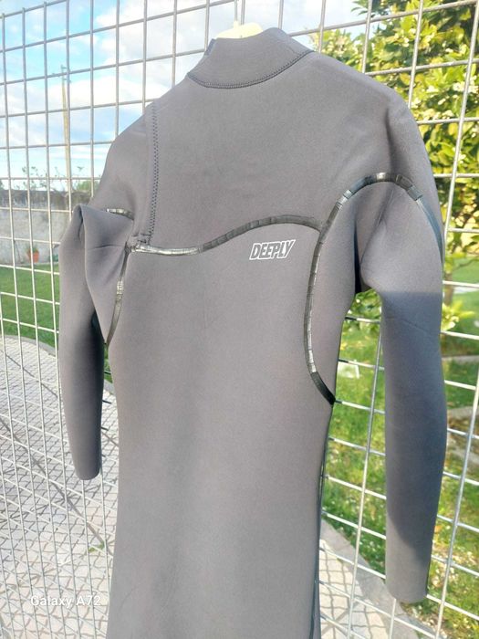 Fato de Surf / Neoprene Deeply Chest Zip — Tamanho S (Homem)