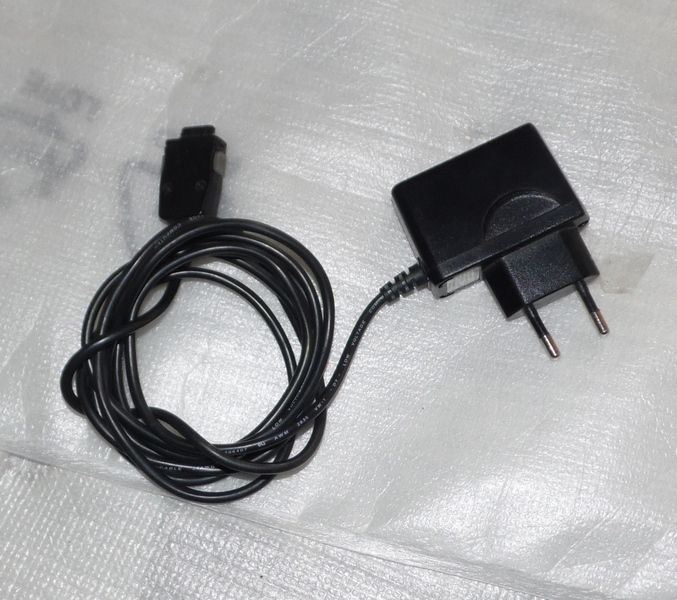 Зарядное устройств Samsung TAD037EBE