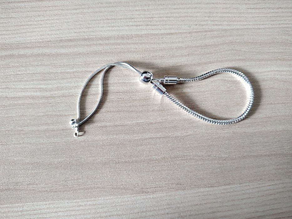 Bransoletka charms