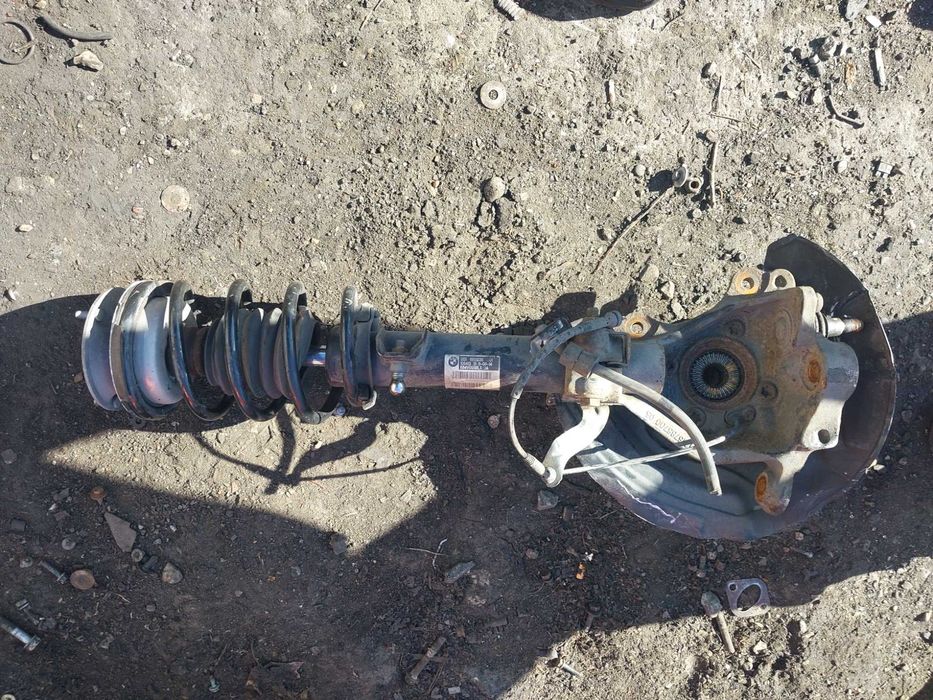 Zwrotnica prawa przod amortyzator kpl bmw x1 e84  2.0d  678--87--00