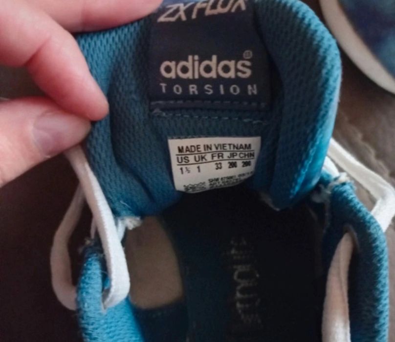 Buty adidas sznurowane