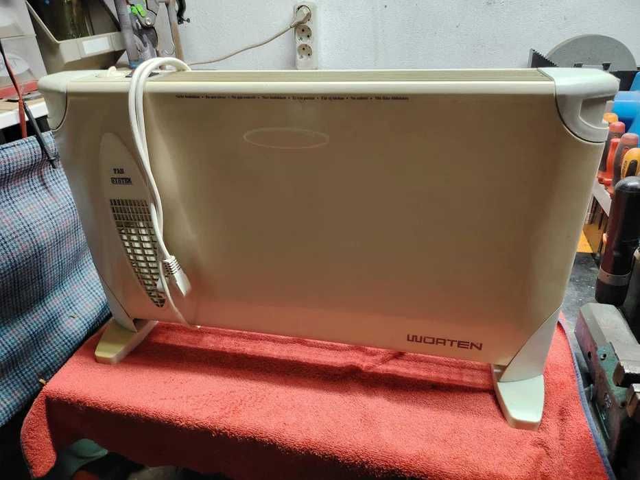 Aquecedor com potência de 750/1250/2000 watts.