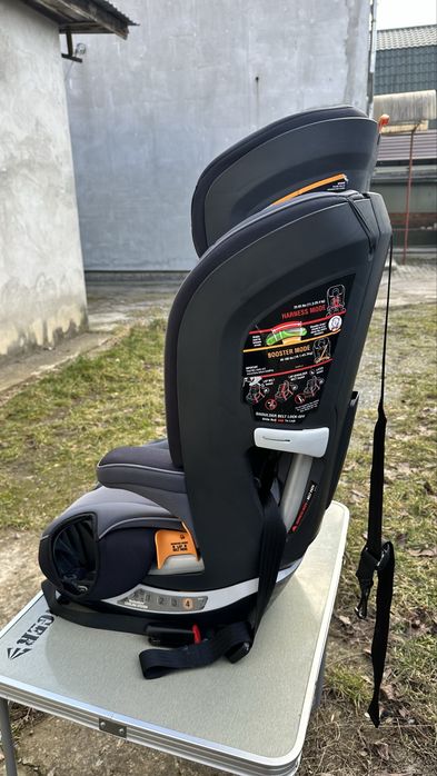 Автокрісло Chicco MyFit, група 2/3 з 2 до 12 років 11-45 кг.