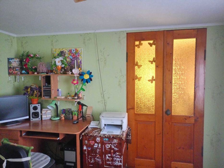 Продаєця частина будинку