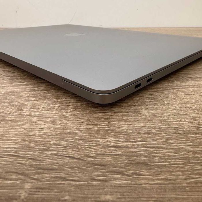 MacBook Pro 16" i9 / 64Gb DDR4 / SSD 1000Gb / Radeon 8Gb (код: M0893)