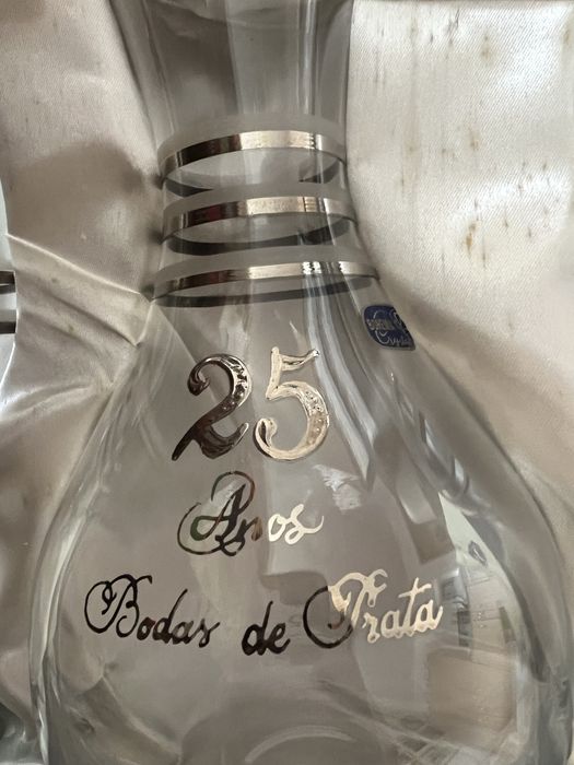 Garrafa e copos em Cristal e Prata