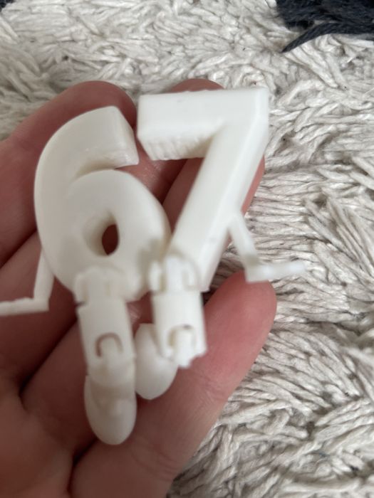 Figurka 67 z drukarki 3D