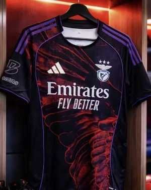 Camisolas vermelhas novas