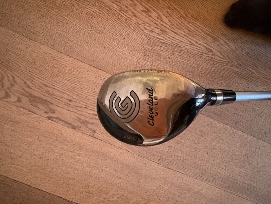 Zestaw kijów golfowych dla dzieci CLEVELAND CGJ Junior (7 kijów, 10-12 lat)