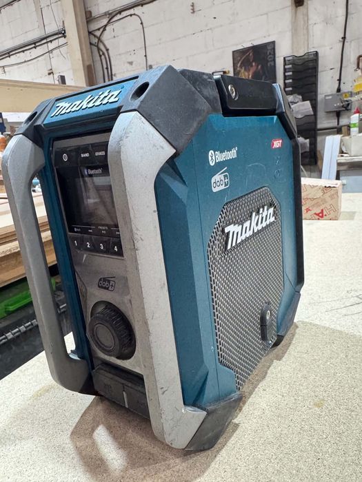 Makita MR007 G radio