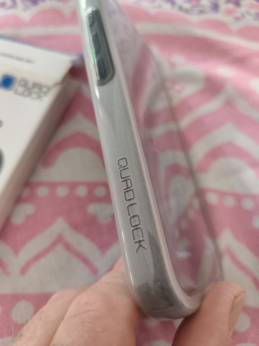 Quadlock PONCHO iPhone 16 Pro