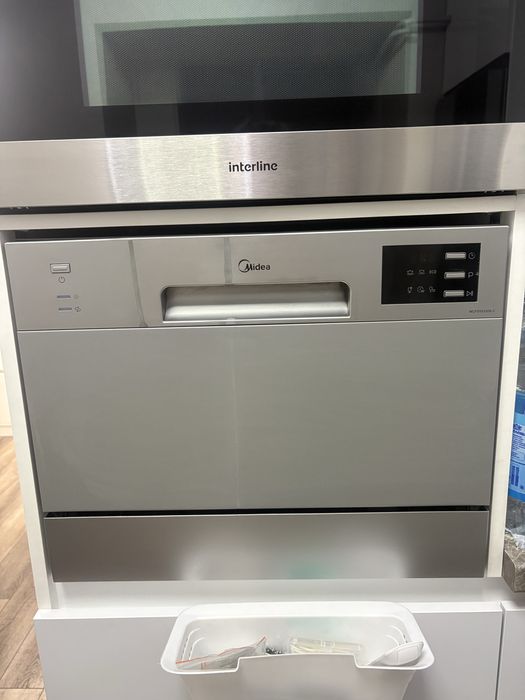 Посудомийна машина компактна  Midea MCFD55320S-C.