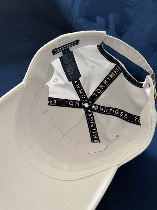Tommy Hilfiger nowa czapka z daszkiem biala uniwersalna