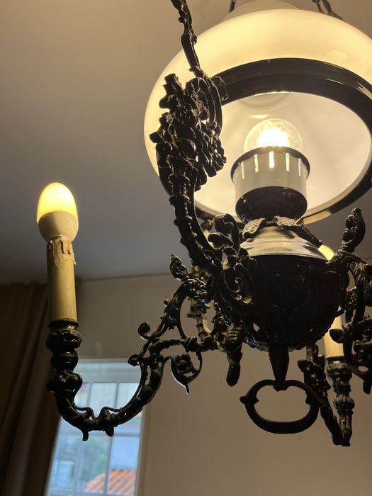 Candelabros/candeeiros de teto vintage em ferro fundido