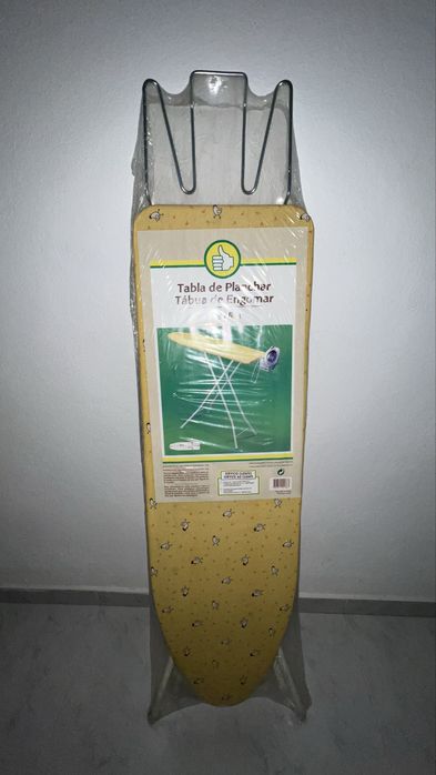 Tabua de engomar nova nunca usada