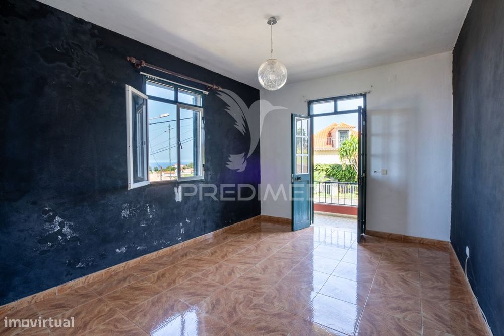 Moradia T3 com sótão, e terreno de 4.650 m² — Santana
