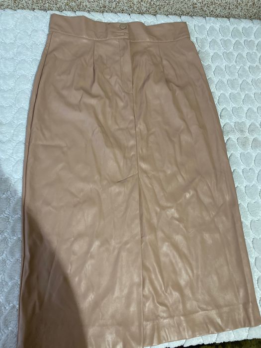 Шкіряна спідниця міді з розрізом 46 розмір .