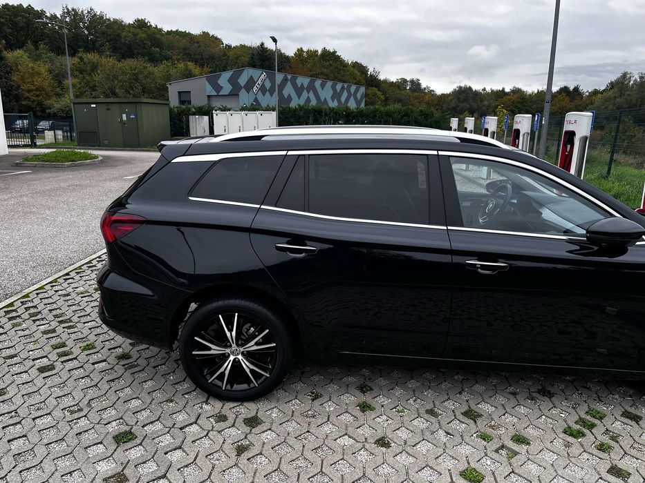 MG 5 EV 61kWh Long Range Luxury (2023) | Autonomia 400km