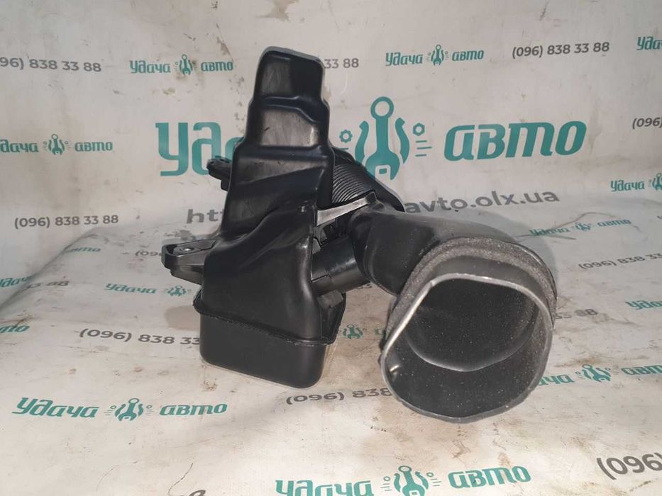 Воздухоприемник Toyota Prius  1775037010