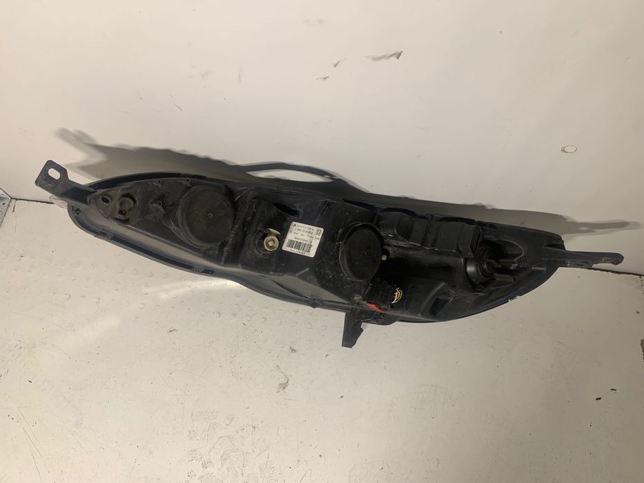 Lampa reflektor przedni lewy prawy Peugeot 407 cana za 1 szt