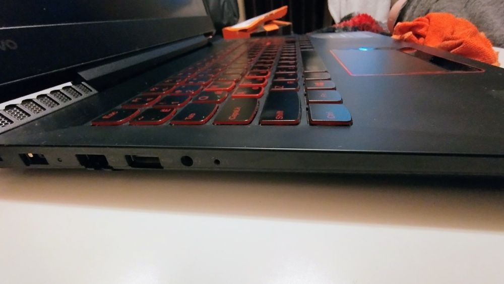 Lenovo Legion Y520 | i5 | 1050 Ti 4GB | 24GB RAM | SSD 128GB + 1tb hdd