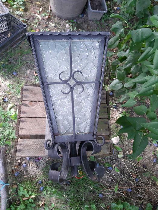 Stara retro lampa zewnętrzna duża, latarnia