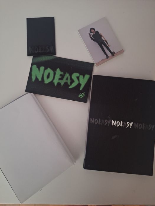 Stray Kids Noeasy Album- Edição Limitada